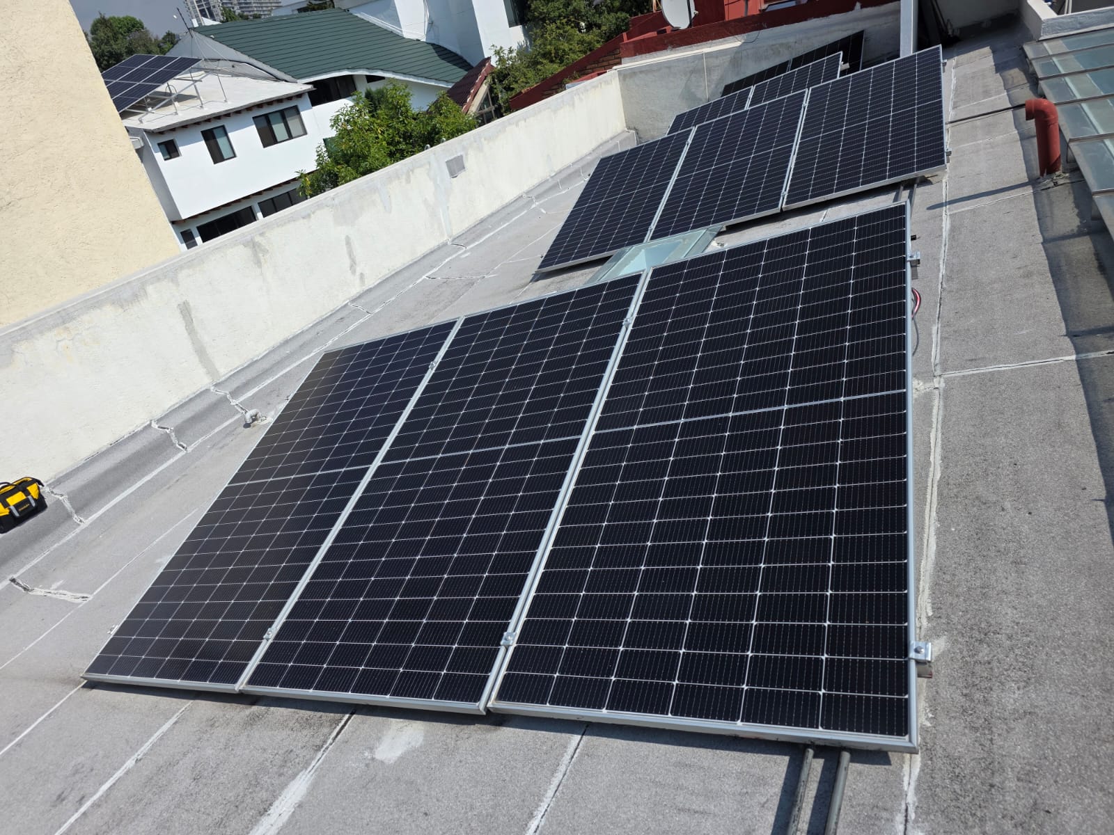 Paneles solares en vivienda unifamiliar, Naucalpan, Estado de México